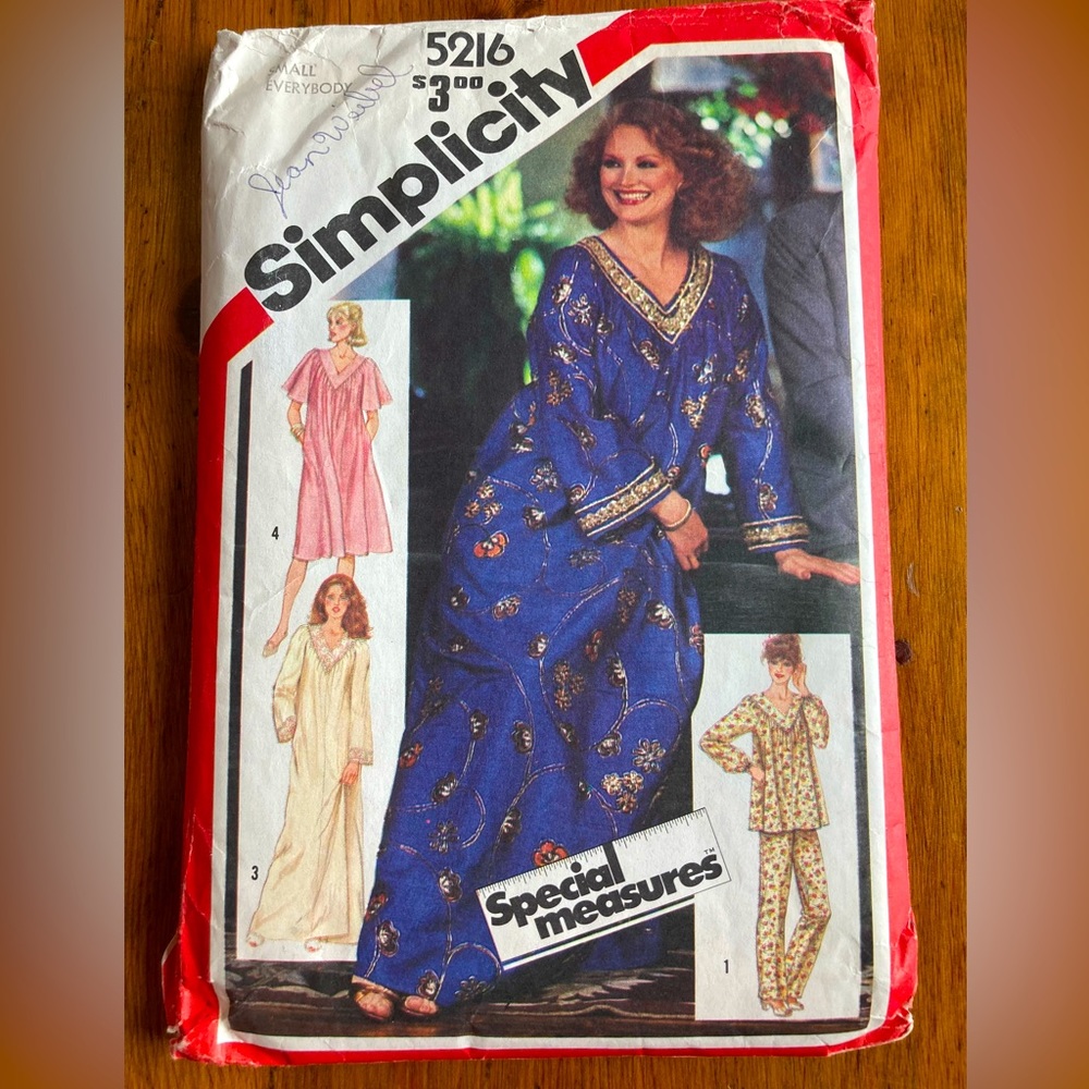 Vintage Women’s 1980s Simplicity Caftan, Nightgown, Dress, Pajamas Pattern